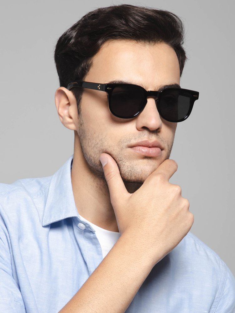 Black Bold rectangular sunglasses