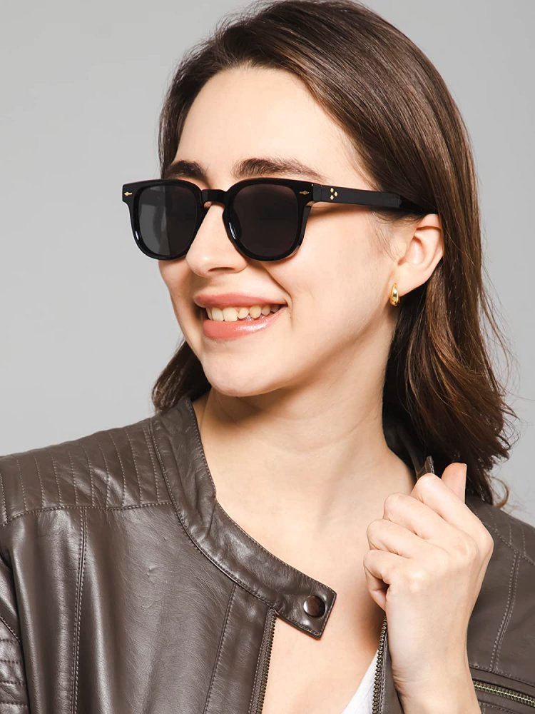 Black Bold rectangular sunglasses