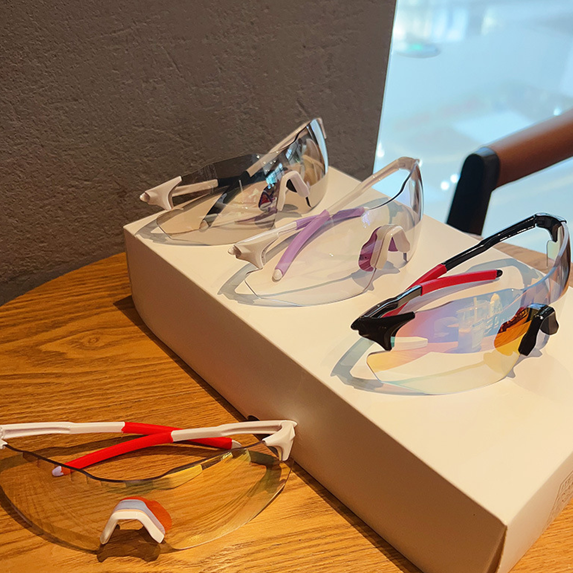 Photochromic Reflector Sports Sunglasses